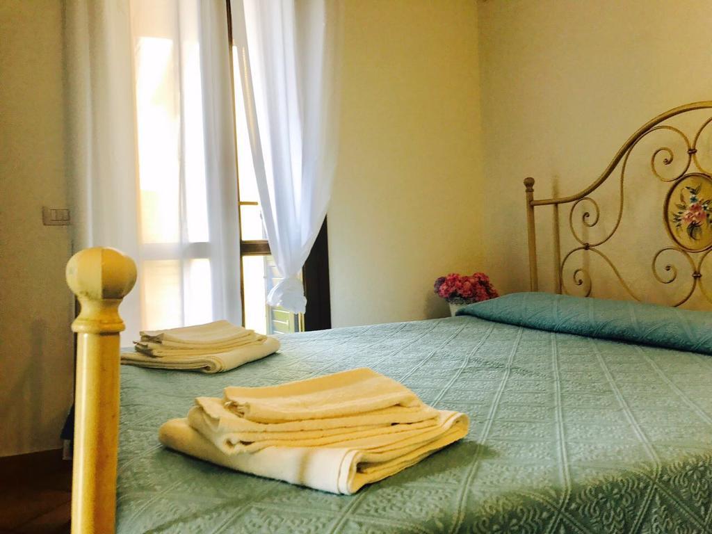 I Mari Di Gallura Apartment Сан Теодоро Екстериор снимка